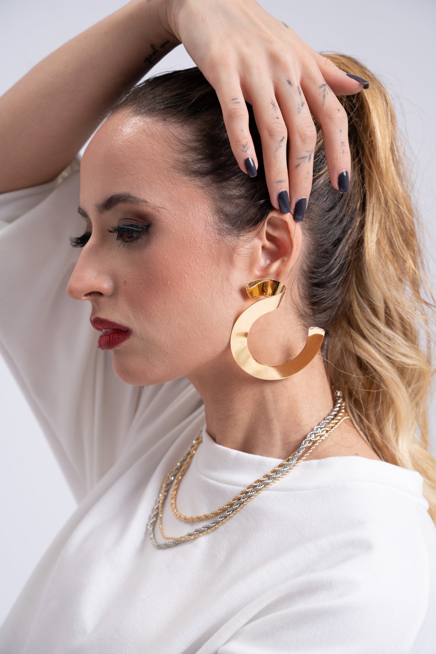 Brinco Manu Ouro 18k