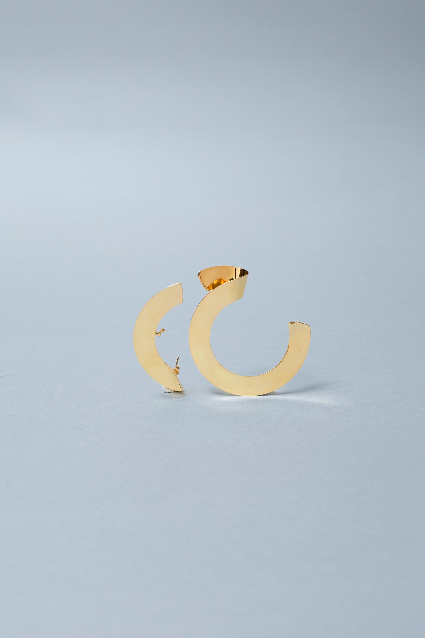 Brinco Manu Ouro 18k