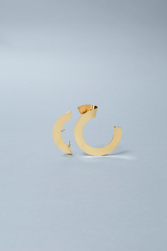 Brinco Manu Ouro 18k