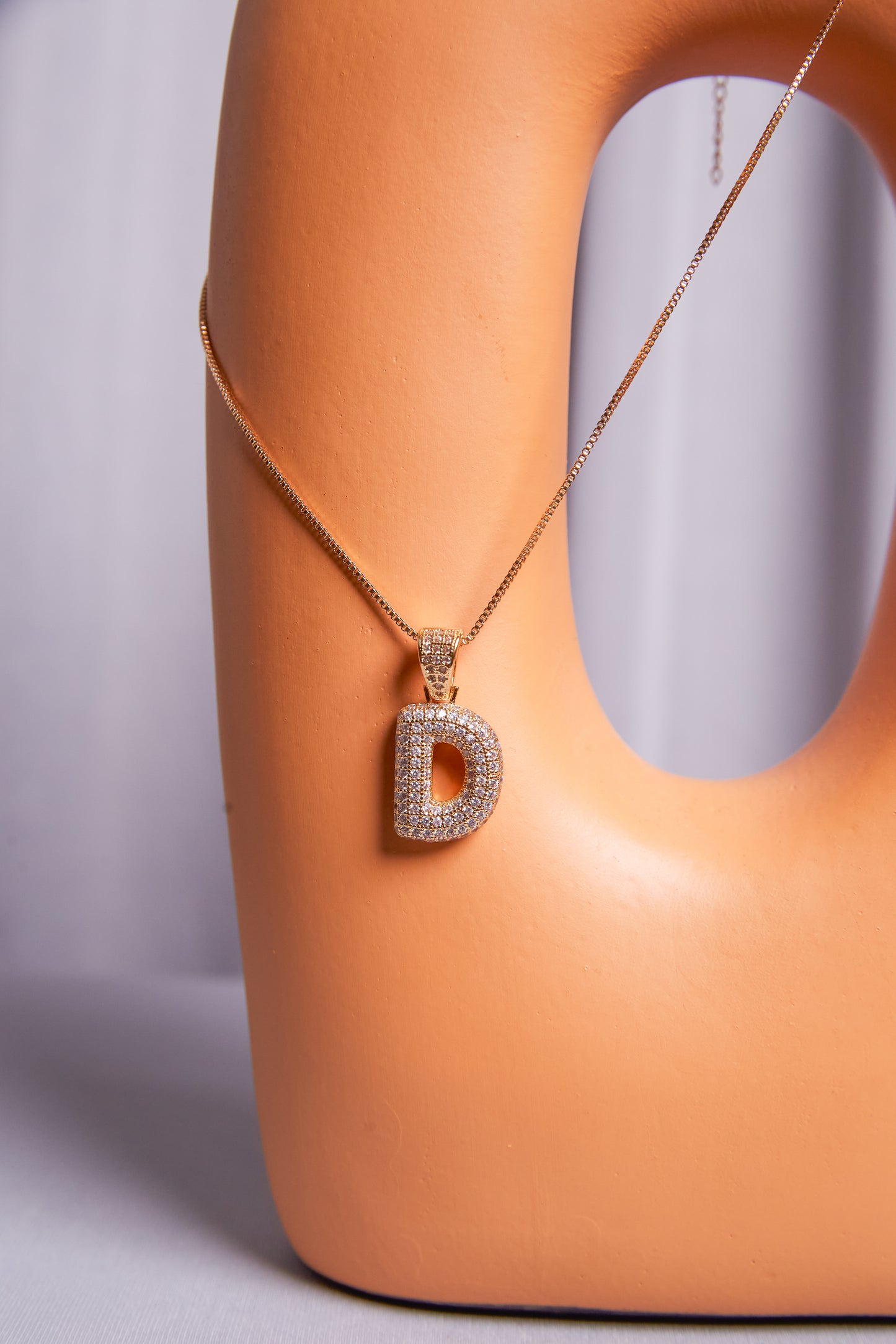 Pingente Letra com pedraria